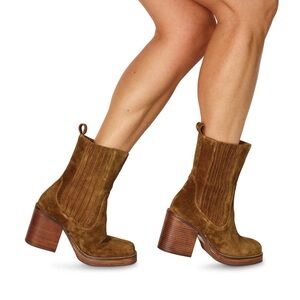 Seychelles Brown Sued Booties size 9 NWT